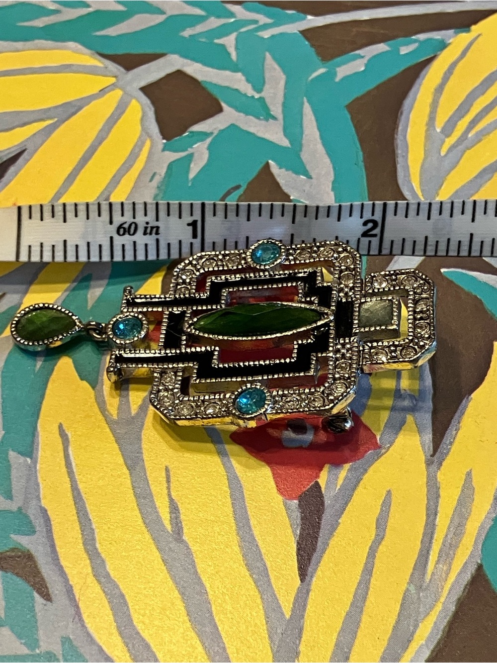 ART DECO ENAMELED BROOCH WITH PRONG SET CRYSTALS AND STONES - Picture 5 of 8